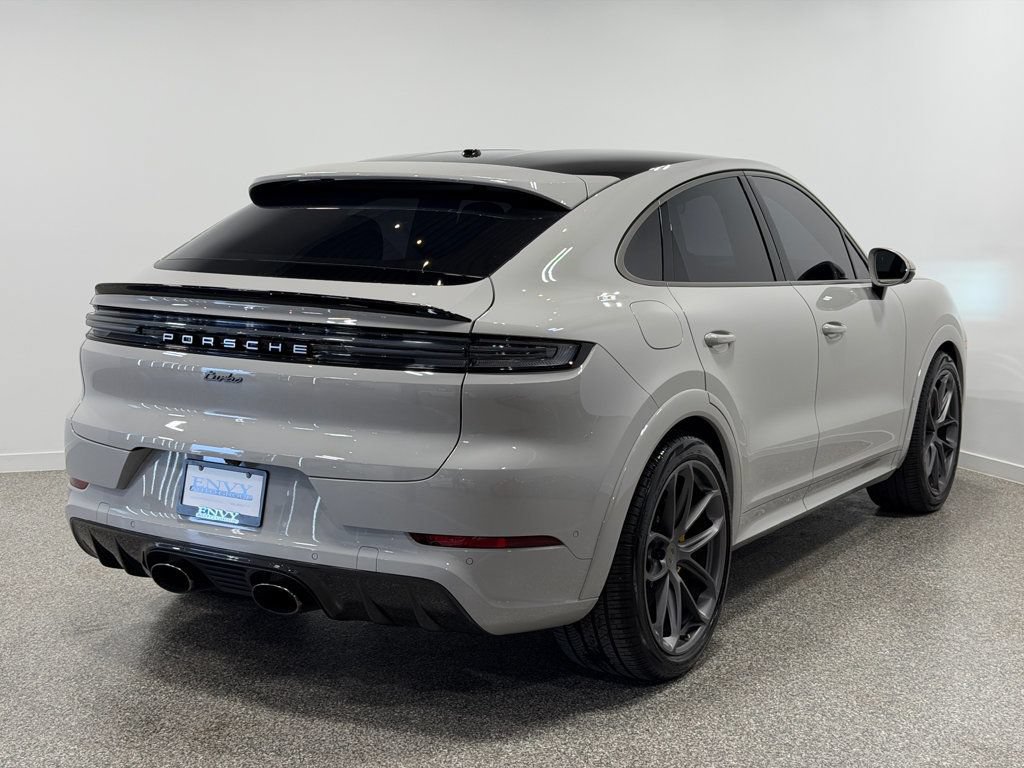 Used 2025 Porsche Cayenne Turbo AWD/4WD image 39