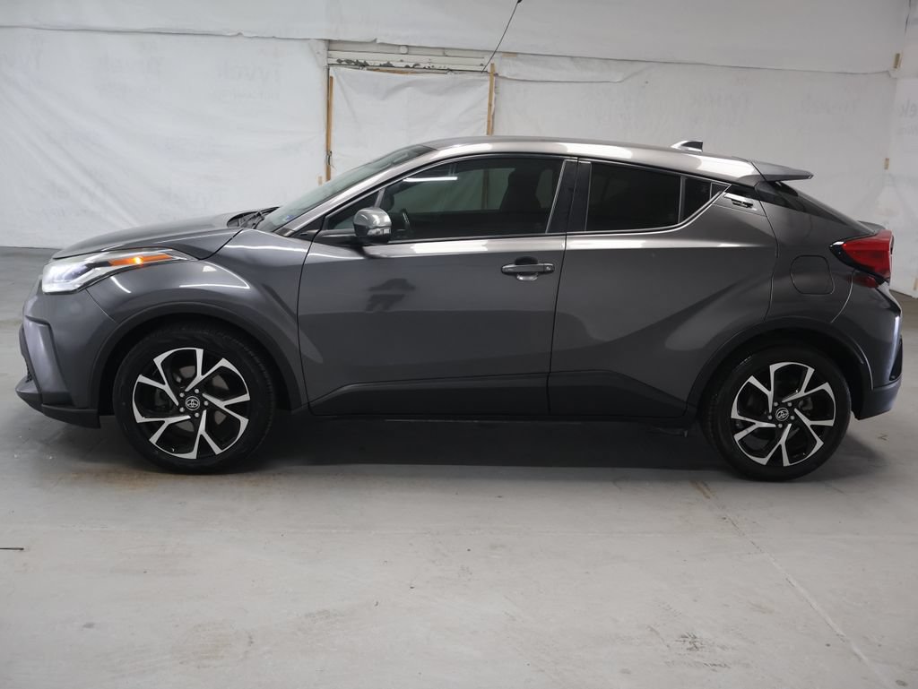 Used 2021 Toyota C-HR XLE FWD image 4