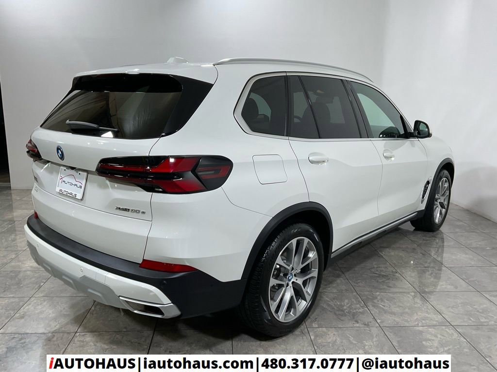 Used 2024 BMW X5 xDrive50e w/ Premium Package AWD/4WD image 8