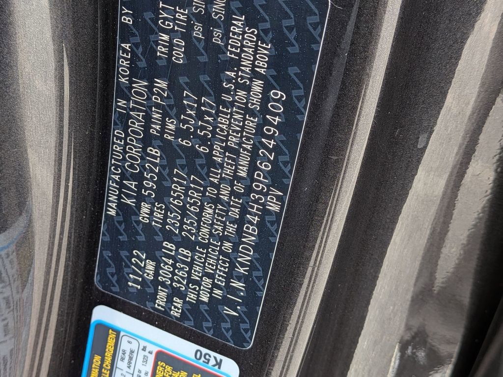 Used 2023 Kia Carnival LX FWD image 29