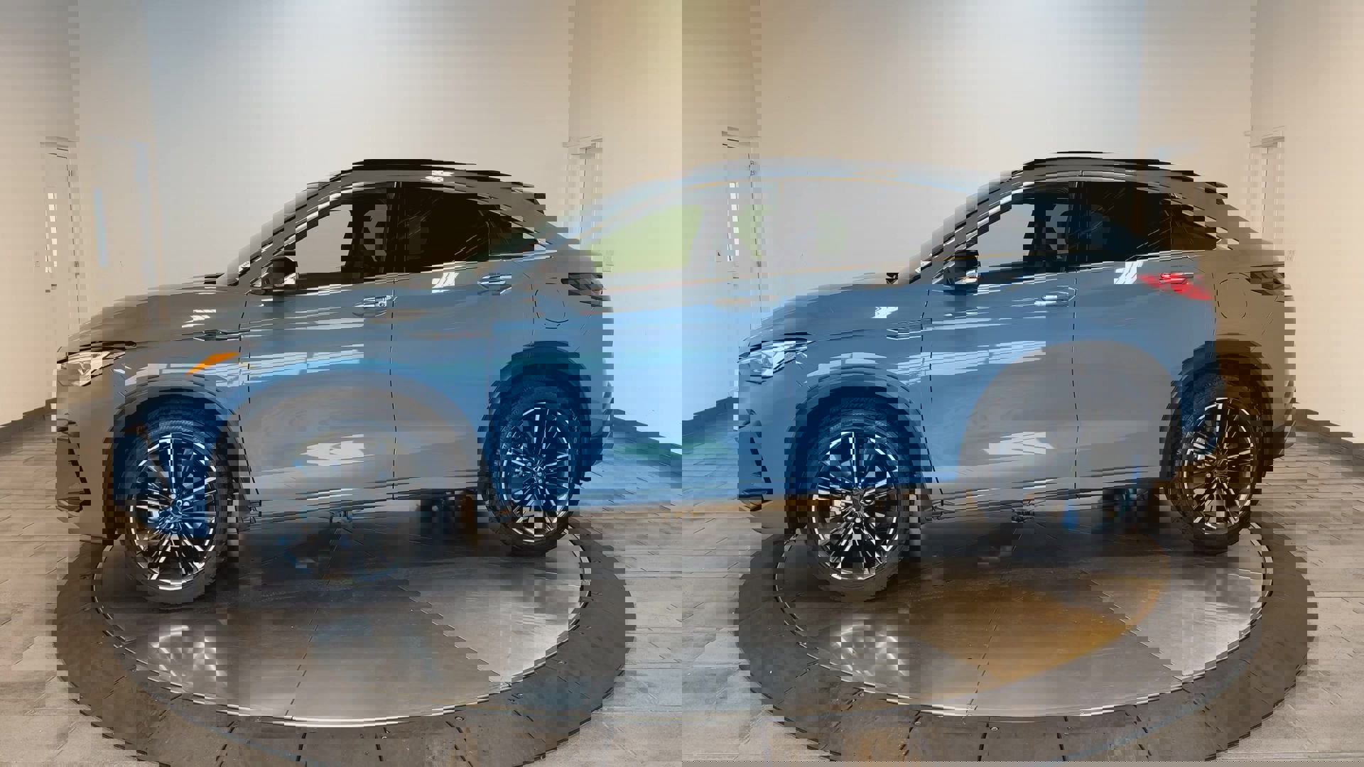 Certified 2025 INFINITI QX55 Essential image 5