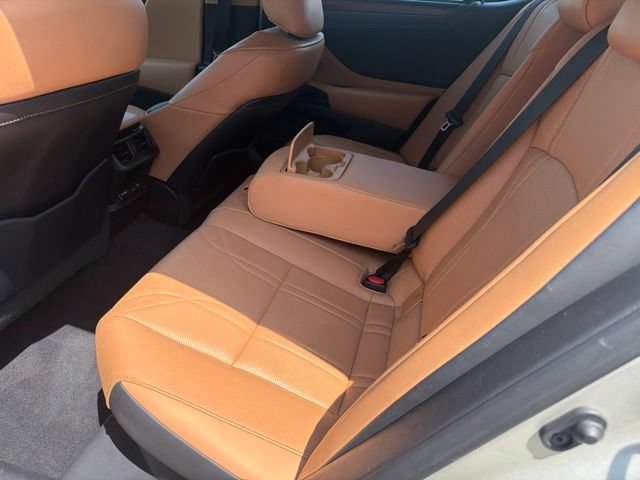 Used 2022 Lexus ES 300h Ultra Luxury w/ Accessory Package 2 FWD image 20