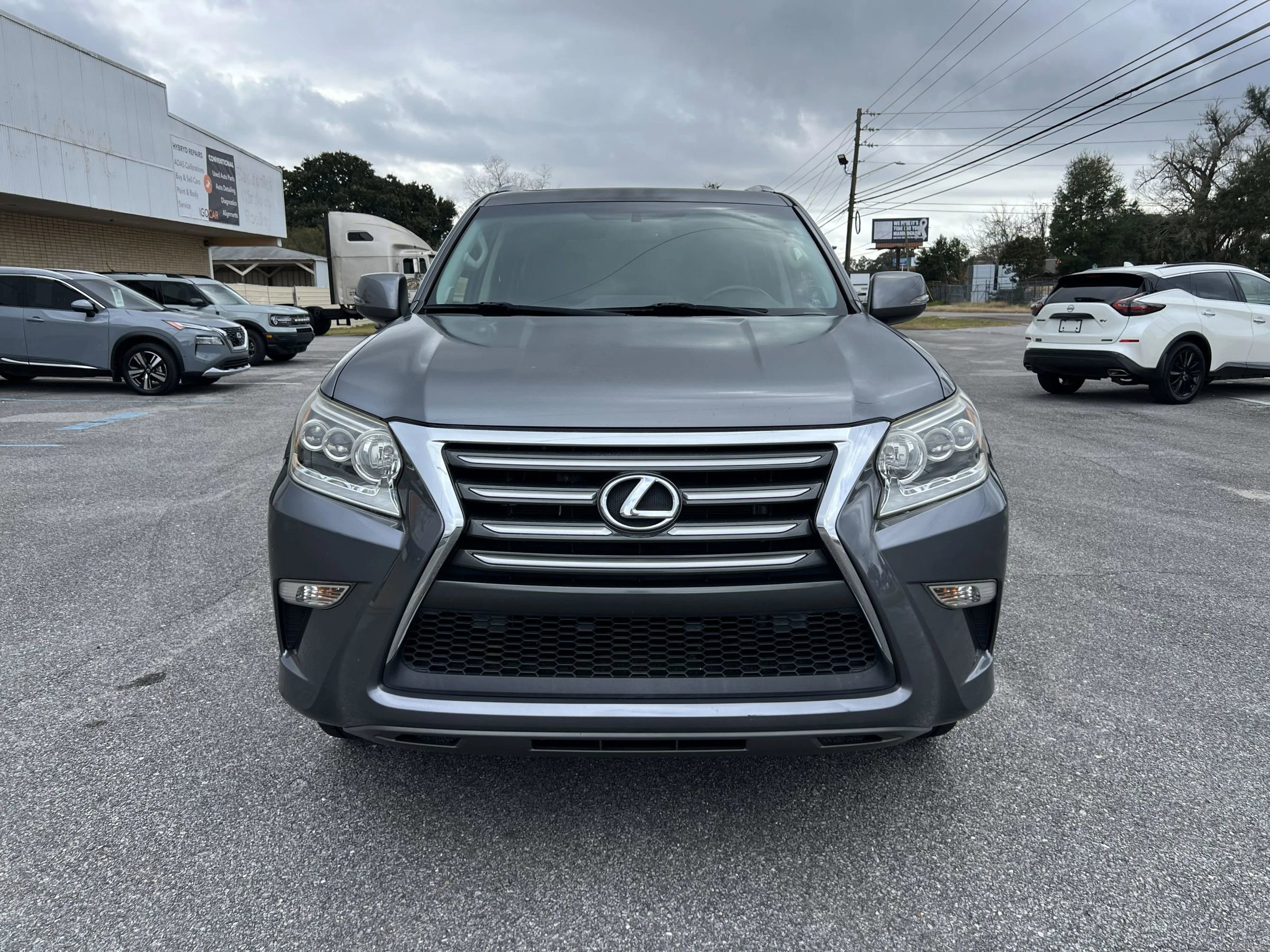 Used 2015 Lexus GX 460 image 3