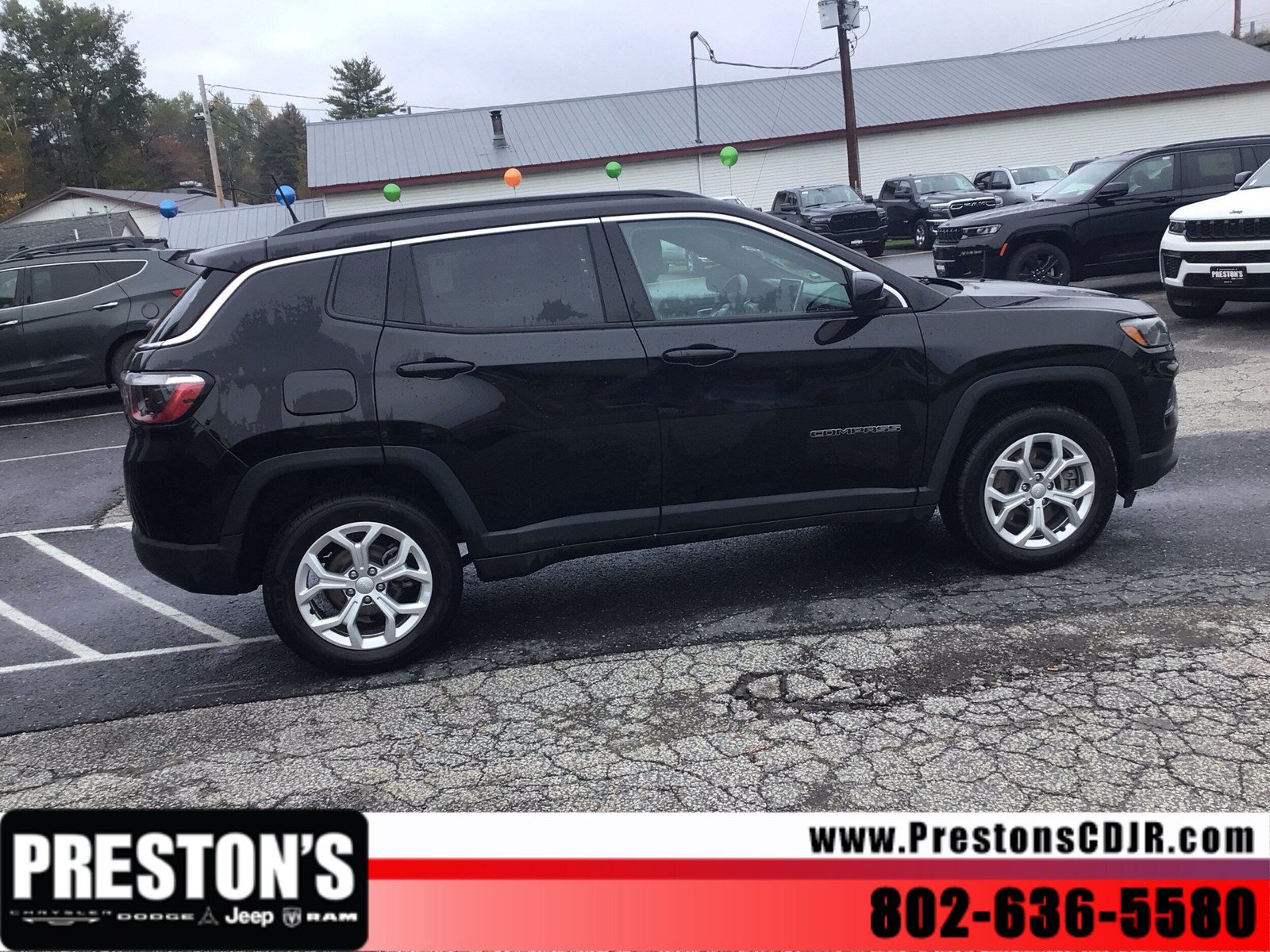 Used 2024 Jeep Compass Latitude AWD/4WD image 8
