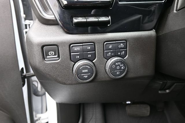 Used 2024 Chevrolet Silverado 2500 ZR2 w/ Technology Package AWD/4WD image 12