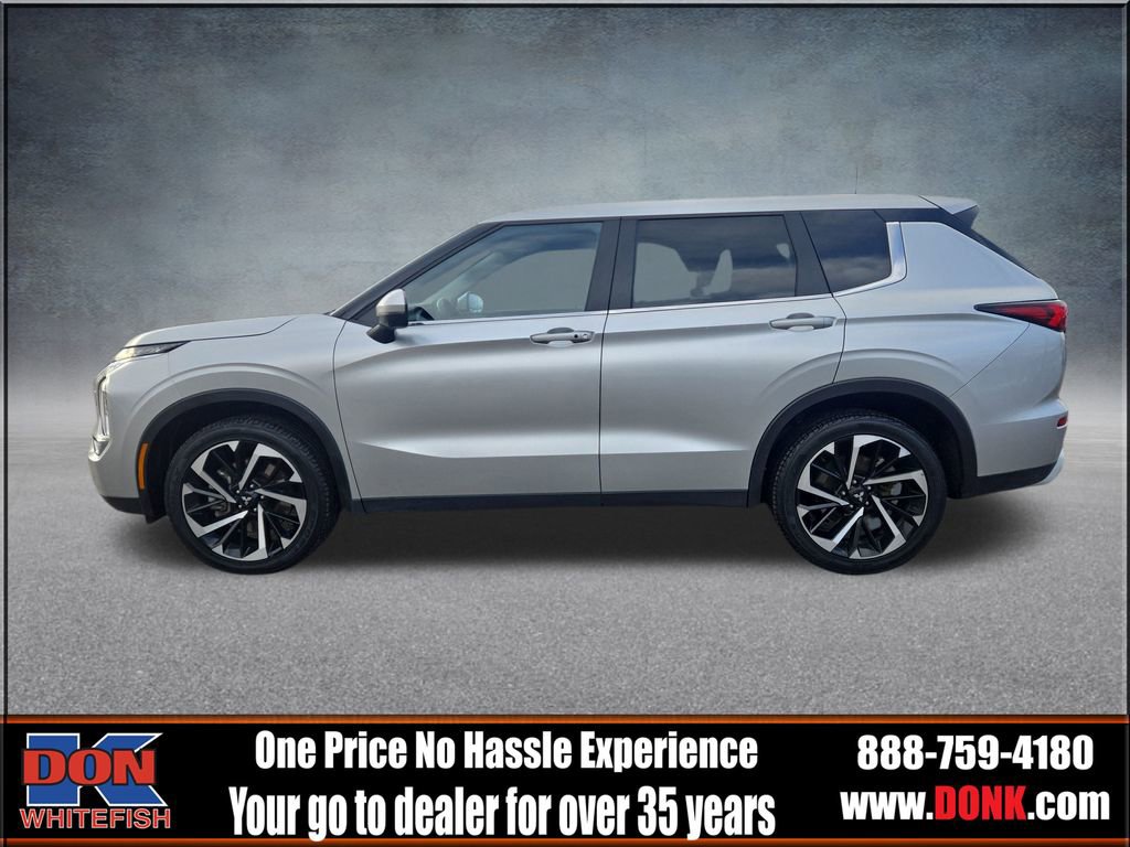 Used 2024 Mitsubishi Outlander SE image 5
