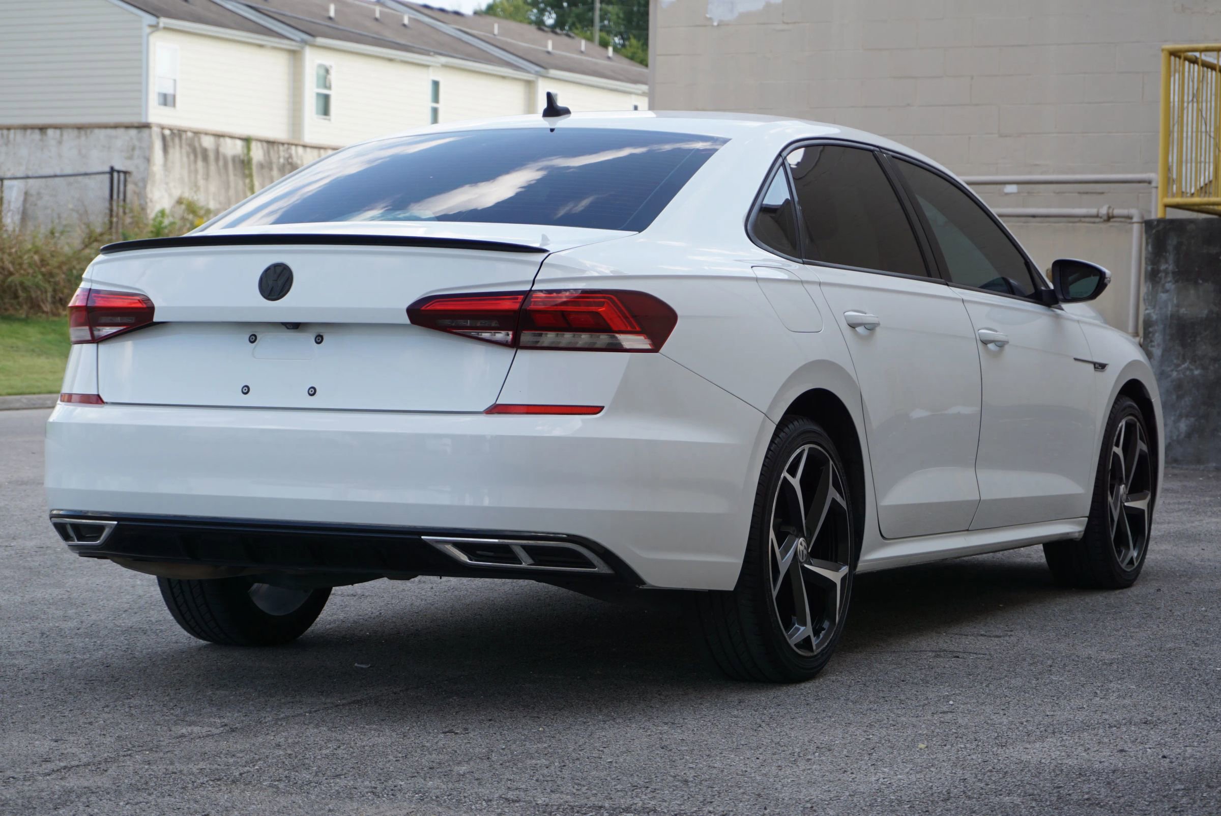 Used 2020 Volkswagen Passat 2.0T R-Line image 5