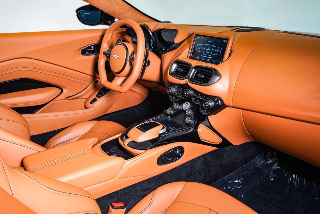 Used 2023 Aston Martin V8 Vantage Roadster RWD image 19
