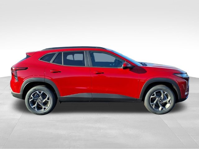 New 2026 Chevrolet Trax LT w/ LT Convenience Package FWD image 2
