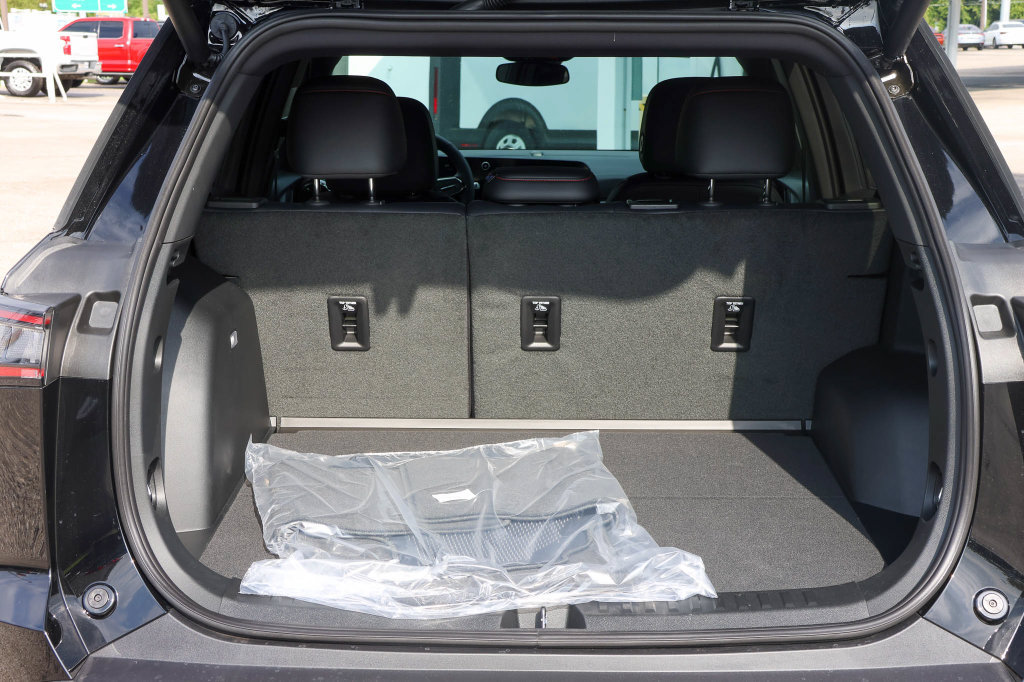 New 2027 Chevrolet Equinox RS w/ Convenience Package III FWD image 8