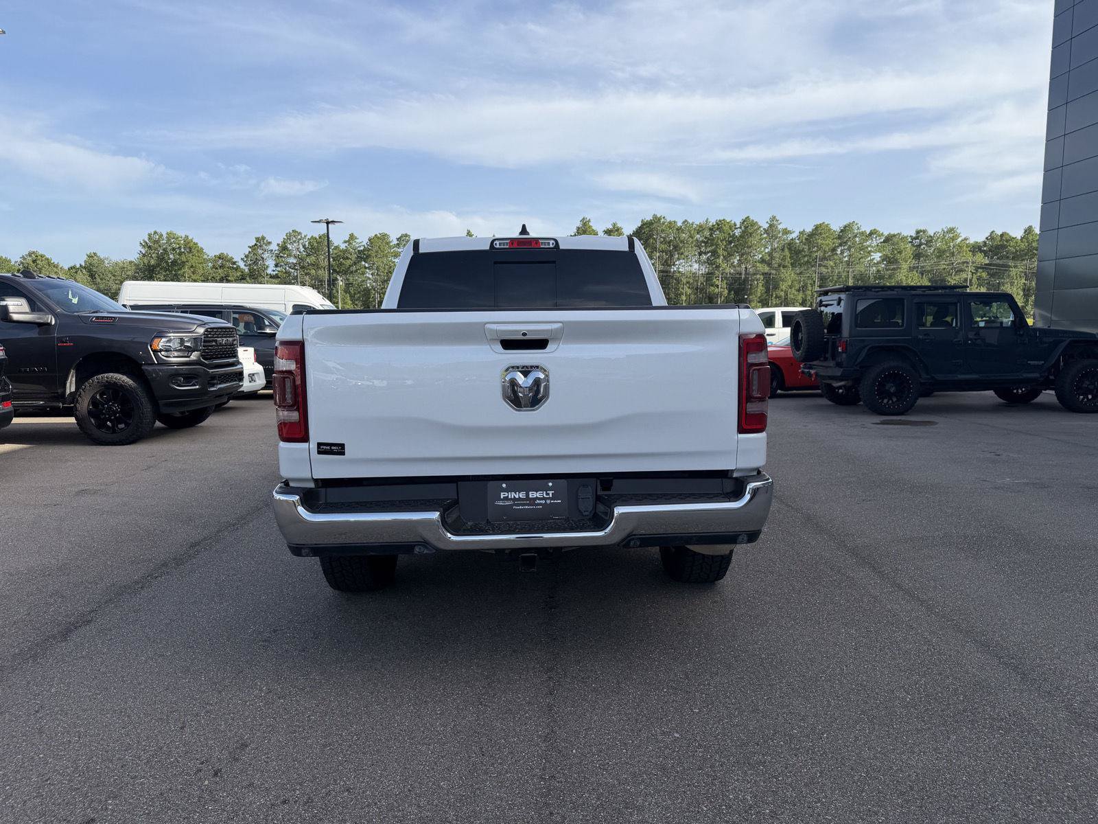 Used 2023 RAM 1500 Laramie AWD/4WD image 5
