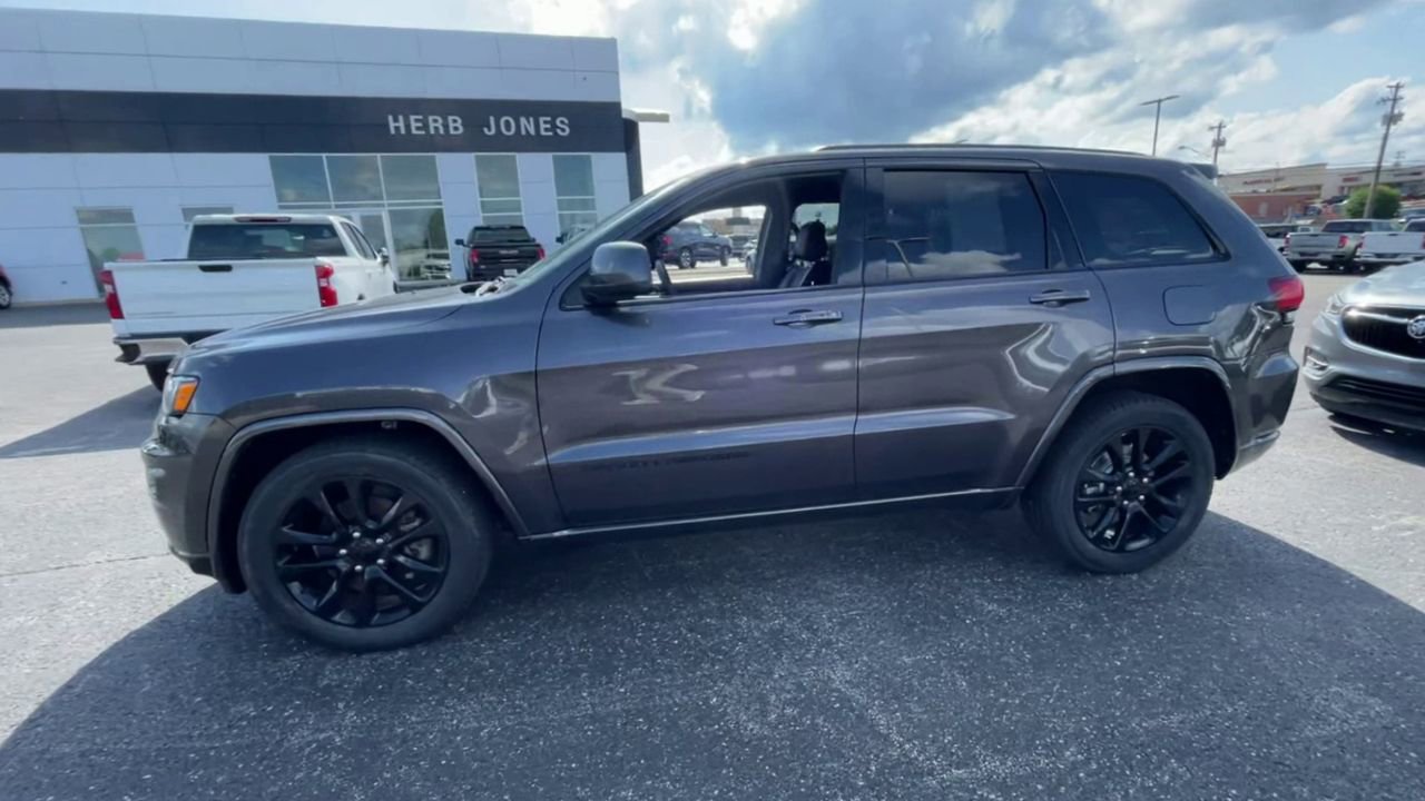 Used 2021 Jeep Grand Cherokee Laredo X RWD image 4