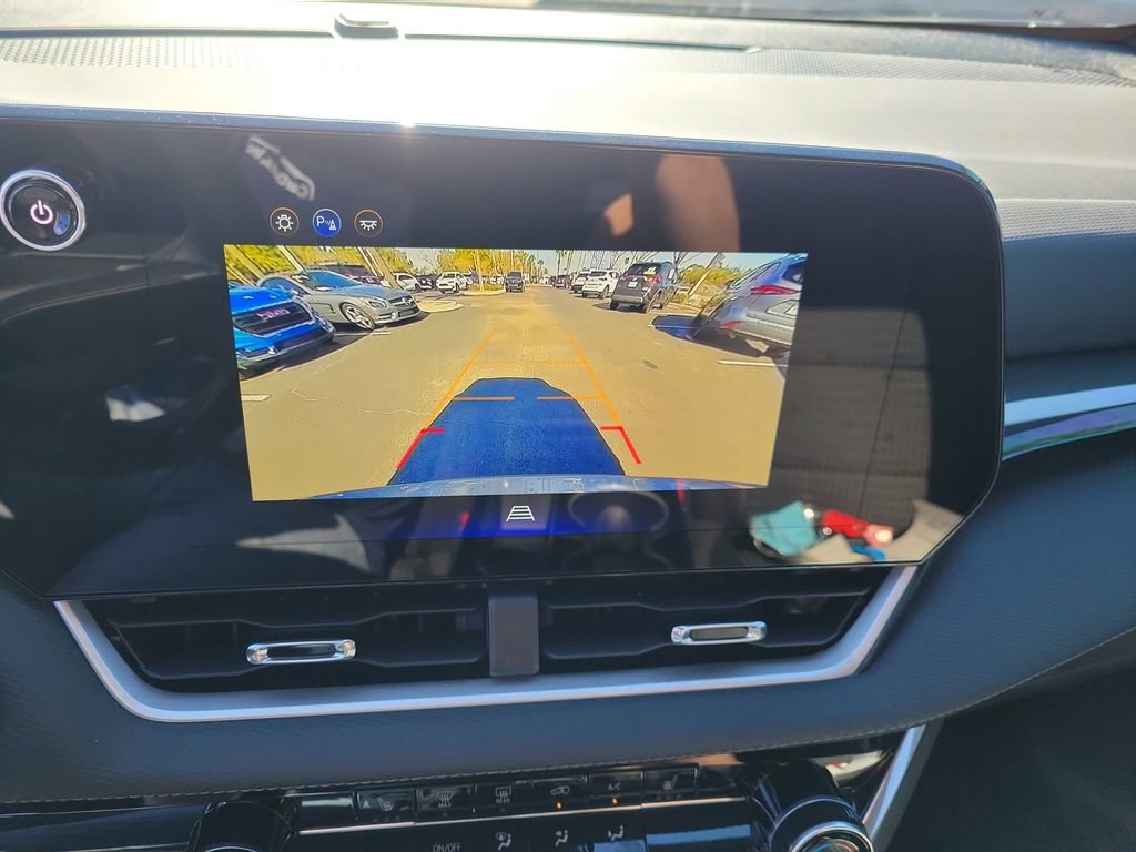 Used 2026 Chevrolet Equinox LT image 34