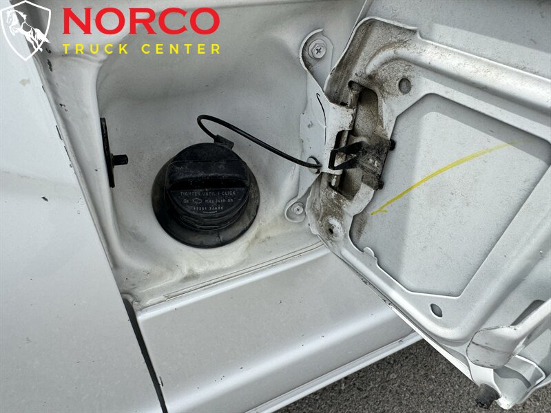 Used 2021 Nissan NV200 S FWD image 17