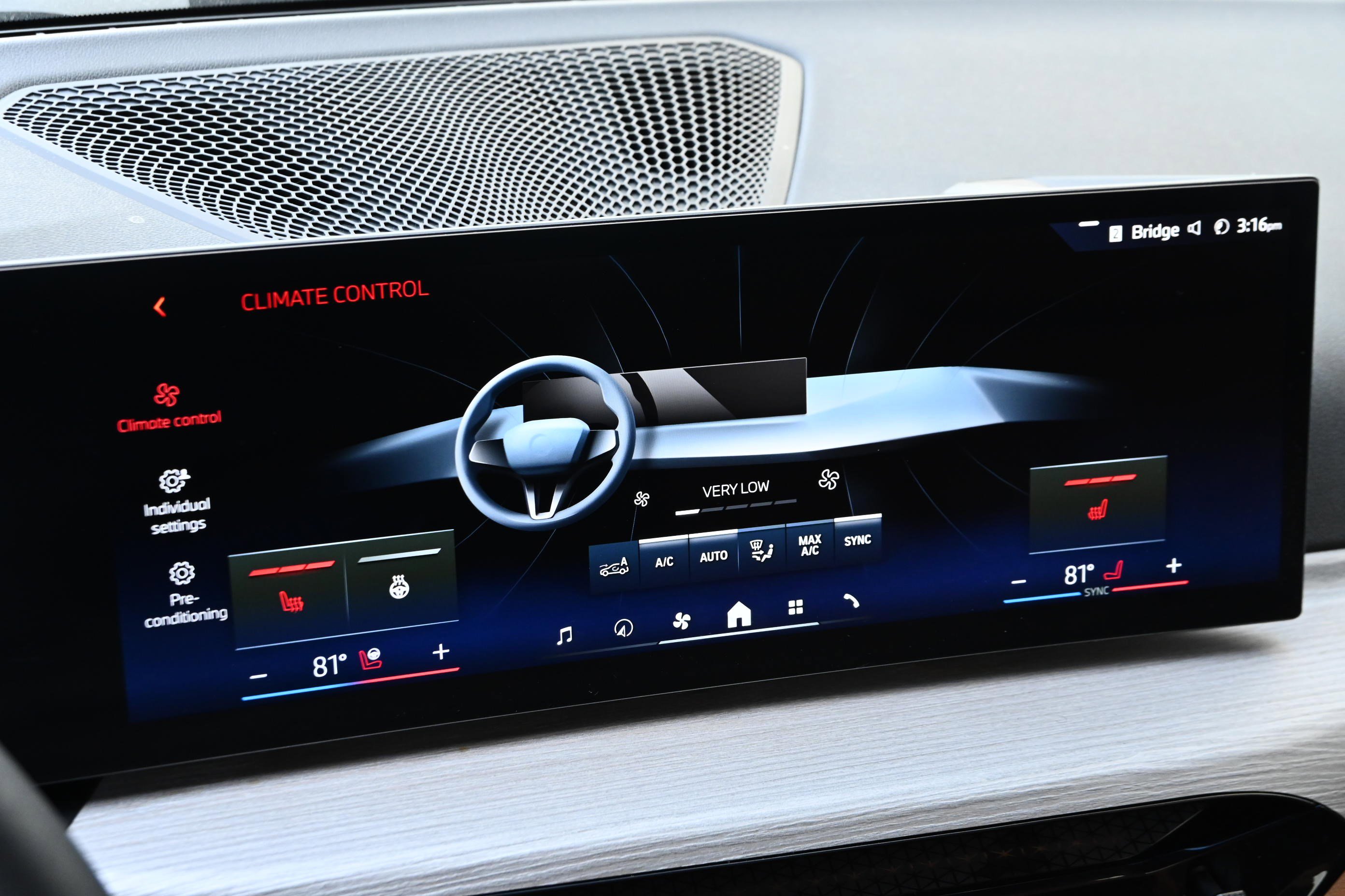 Certified 2025 BMW 330i Sedan image 15