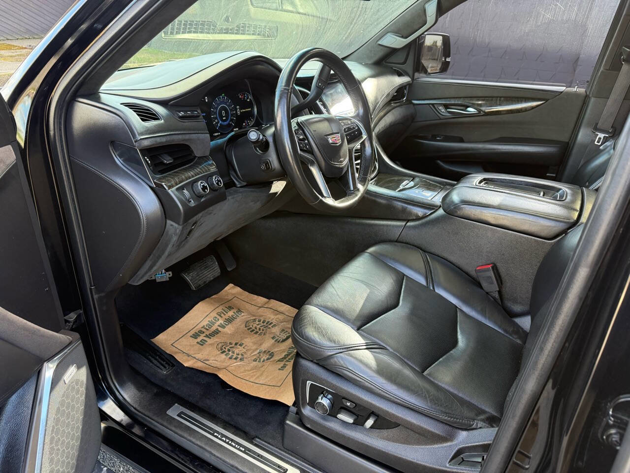 Used 2016 Cadillac Escalade Platinum AWD/4WD image 7