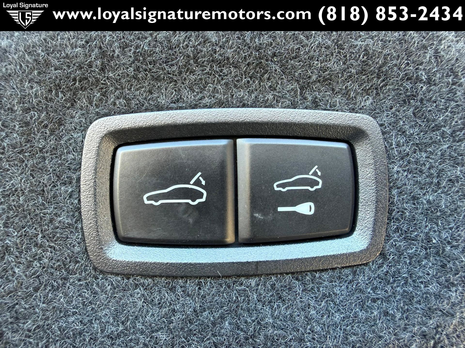 Used 2022 Porsche Taycan RWD image 11