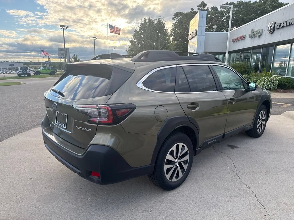 Used 2024 Subaru Outback Premium AWD/4WD image 5
