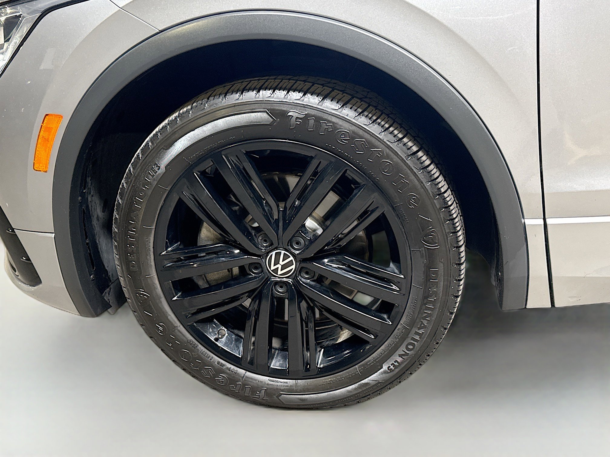 Used 2022 Volkswagen Tiguan SE R-Line image 44