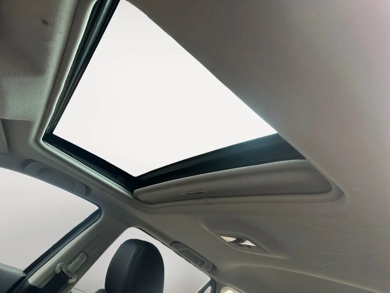 Used 2010 MAZDA MAZDA3 s Grand Touring image 11