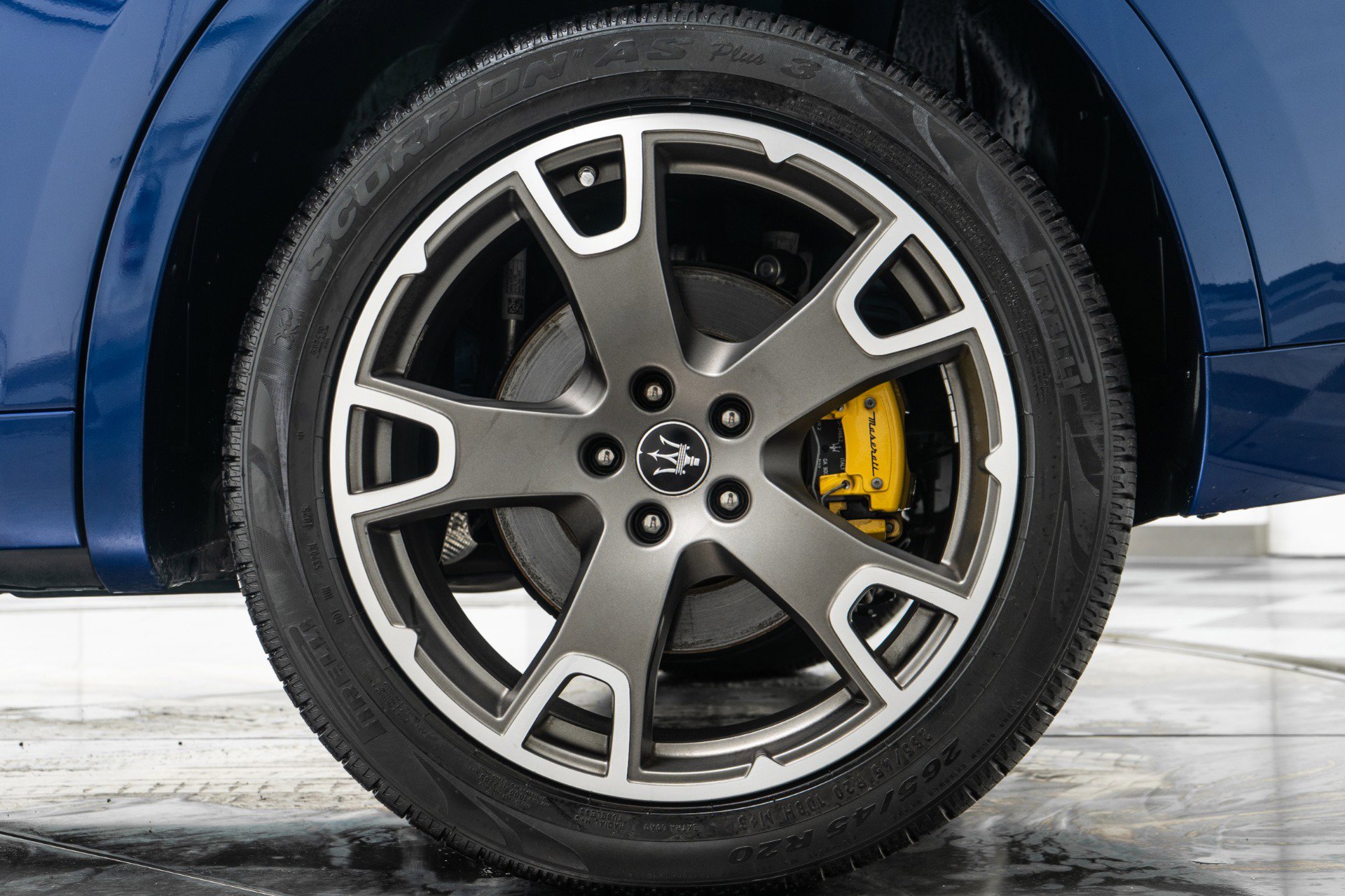 Used 2022 Maserati Levante GT image 11