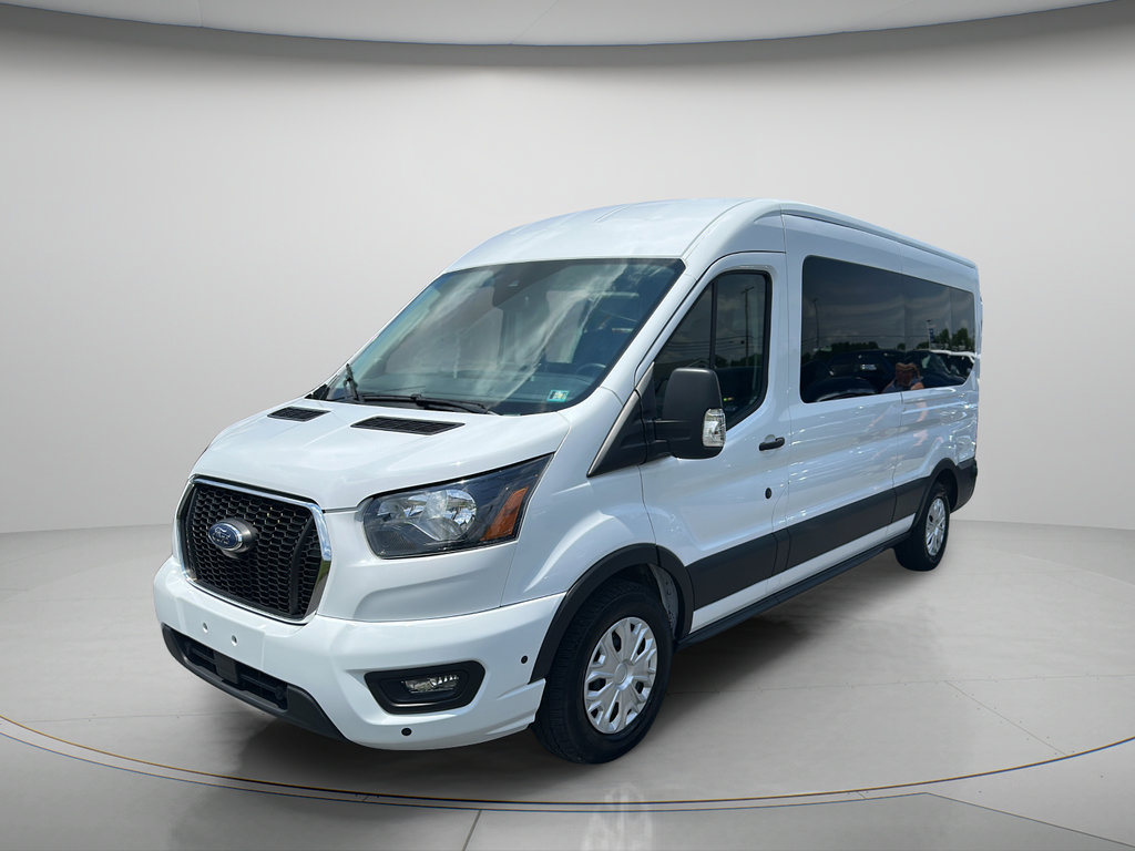 Used 2024 Ford Transit 350 XLT RWD image 3