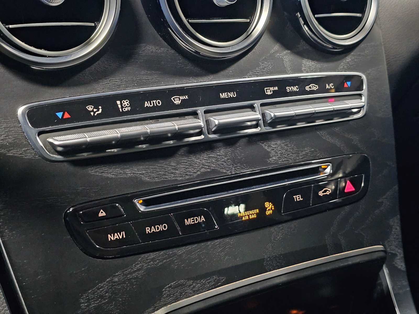 Used 2019 Mercedes-Benz GLC 300 4MATIC image 31