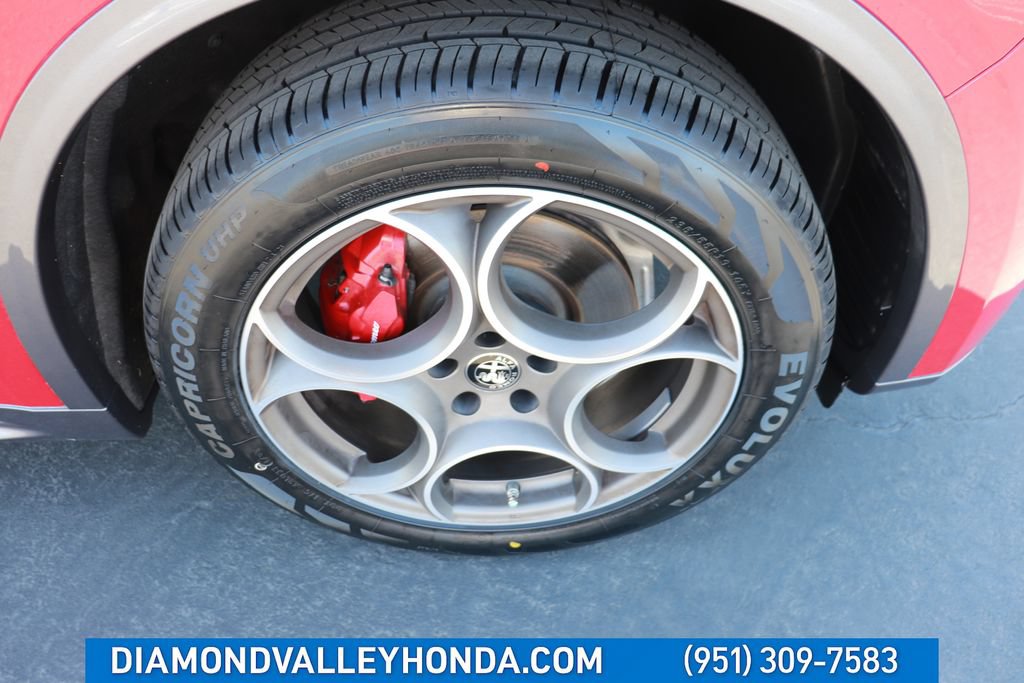 Used 2023 Alfa Romeo Stelvio Ti AWD/4WD image 30