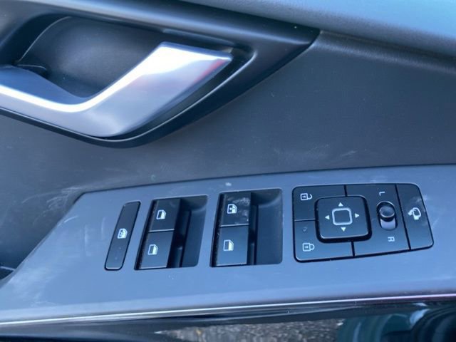 Used 2023 Kia Niro EX Touring image 55