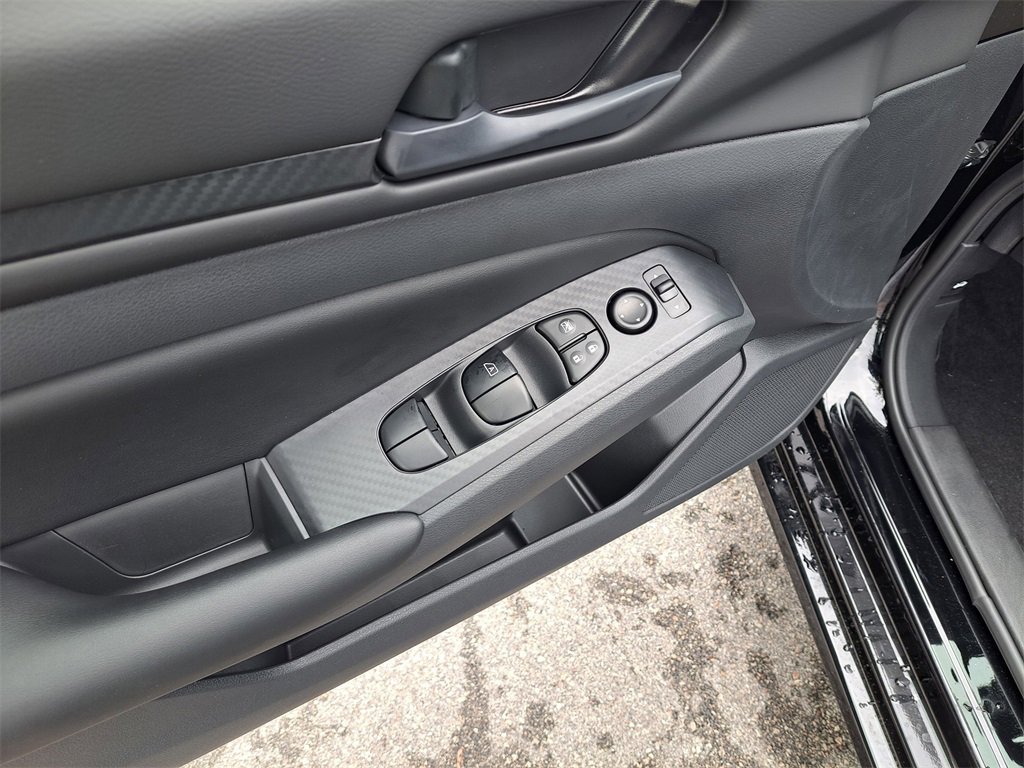 Used 2025 Nissan Altima 2.5 S image 15