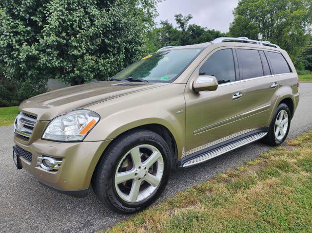 Used 2009 Mercedes-Benz GL 320 BlueTEC 4MATIC image 2