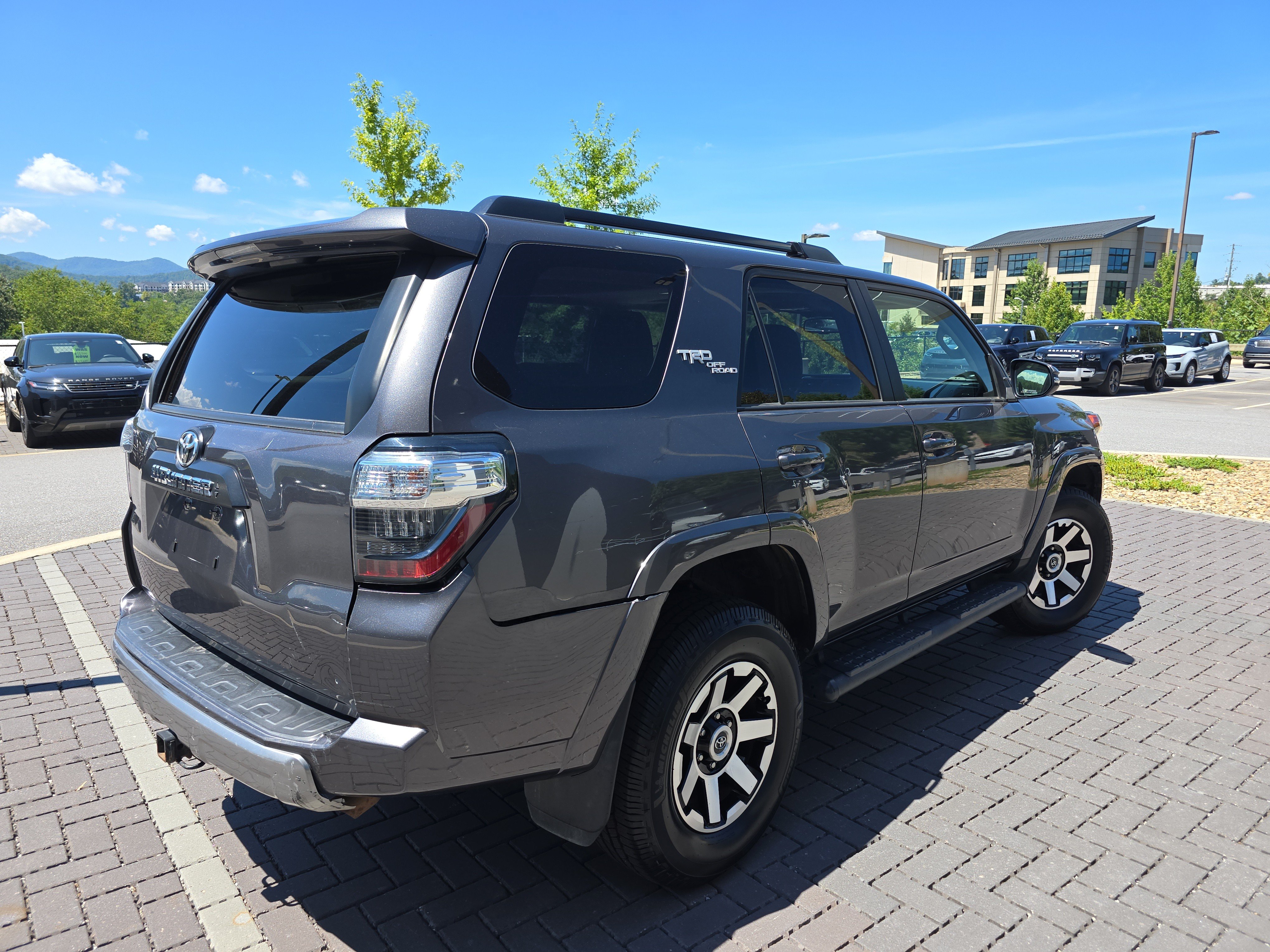 Used 2021 Toyota 4Runner TRD Off-Road Premium w/ Moonroof Package AWD/4WD image 5