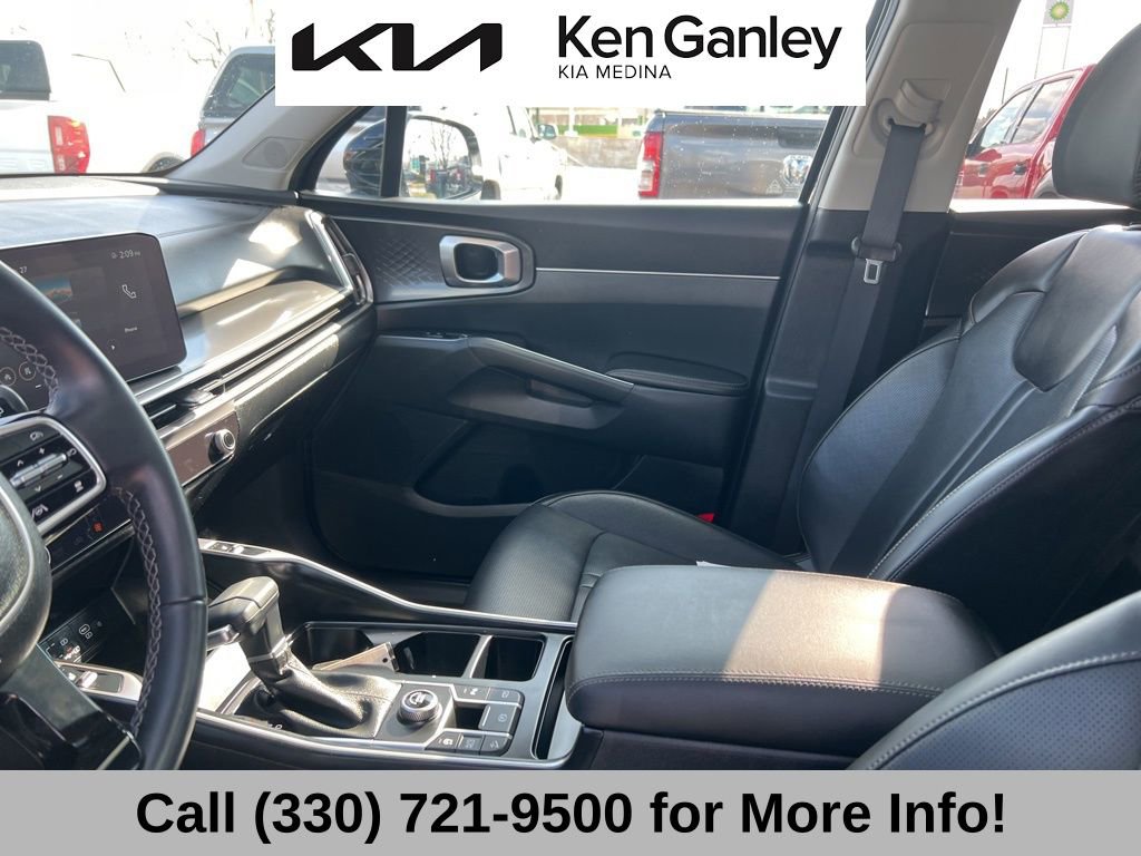Certified 2025 Kia Sorento S w/ Panoramic Sunroof Package image 42