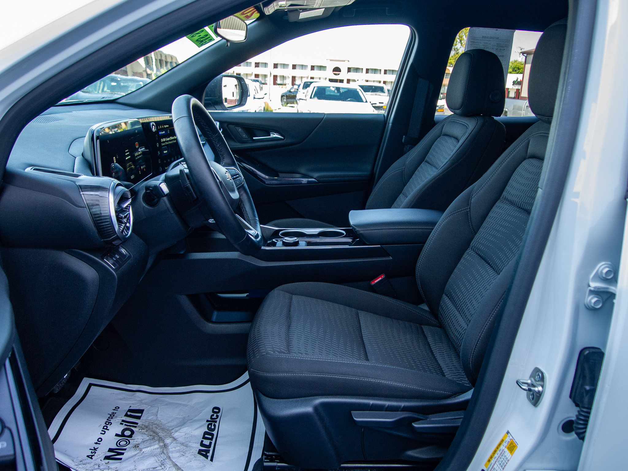 Used 2026 Chevrolet Equinox LT FWD image 13