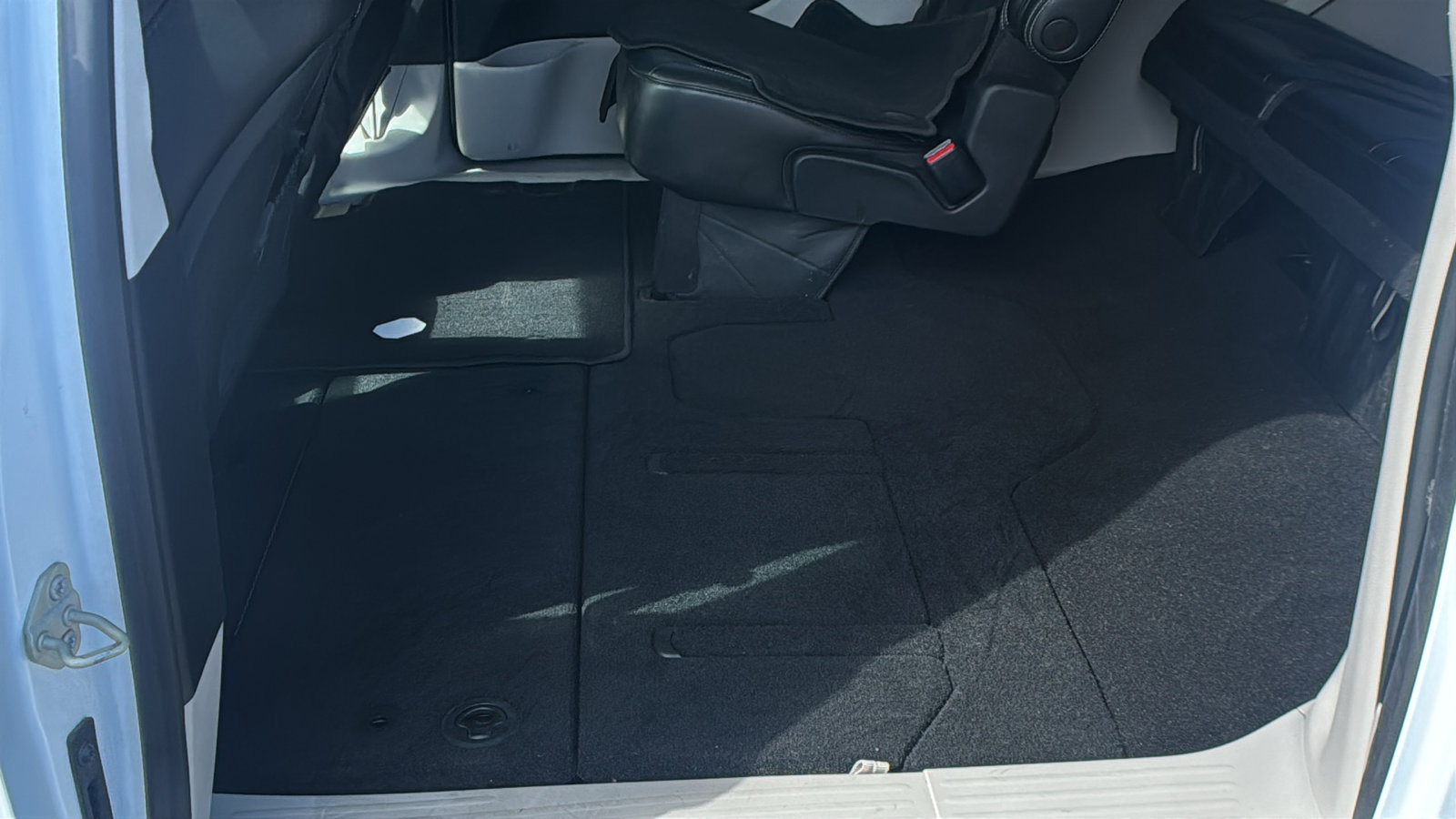 Used 2023 Chrysler Pacifica Touring-L image 15