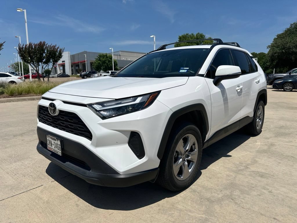 Certified 2022 Toyota RAV4 XLE FWD image 1