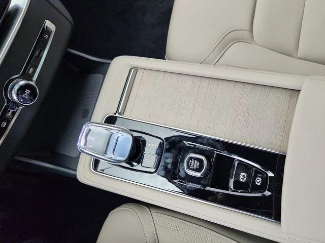 New 2026 Volvo XC90 B6 Plus w/ Protection Package image 26