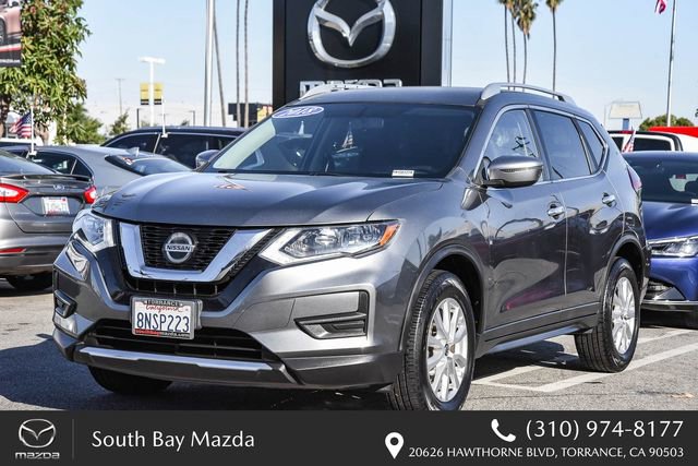 Used 2018 Nissan Rogue SV image 3