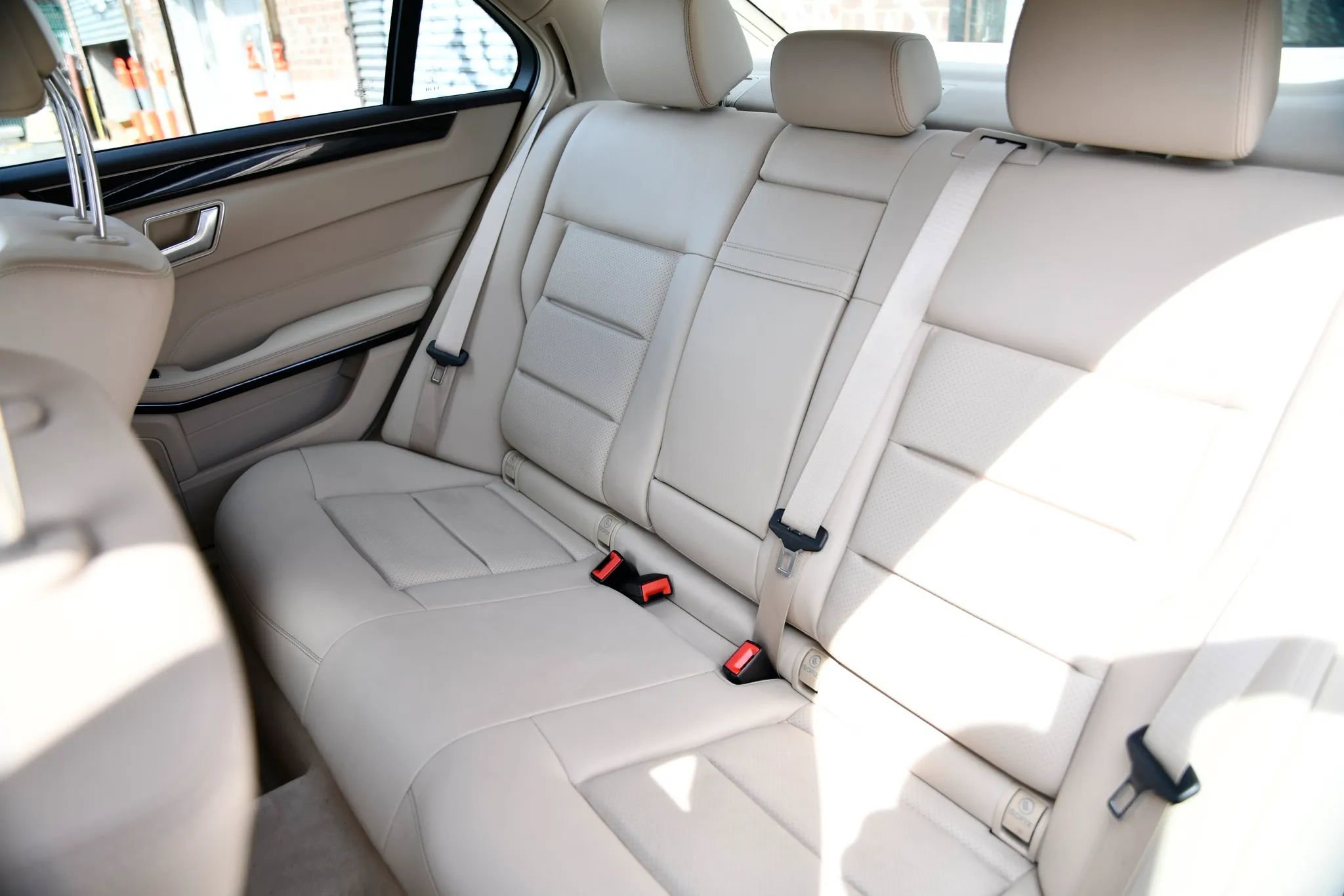 Used 2016 Mercedes-Benz E 350 4MATIC Sedan image 28