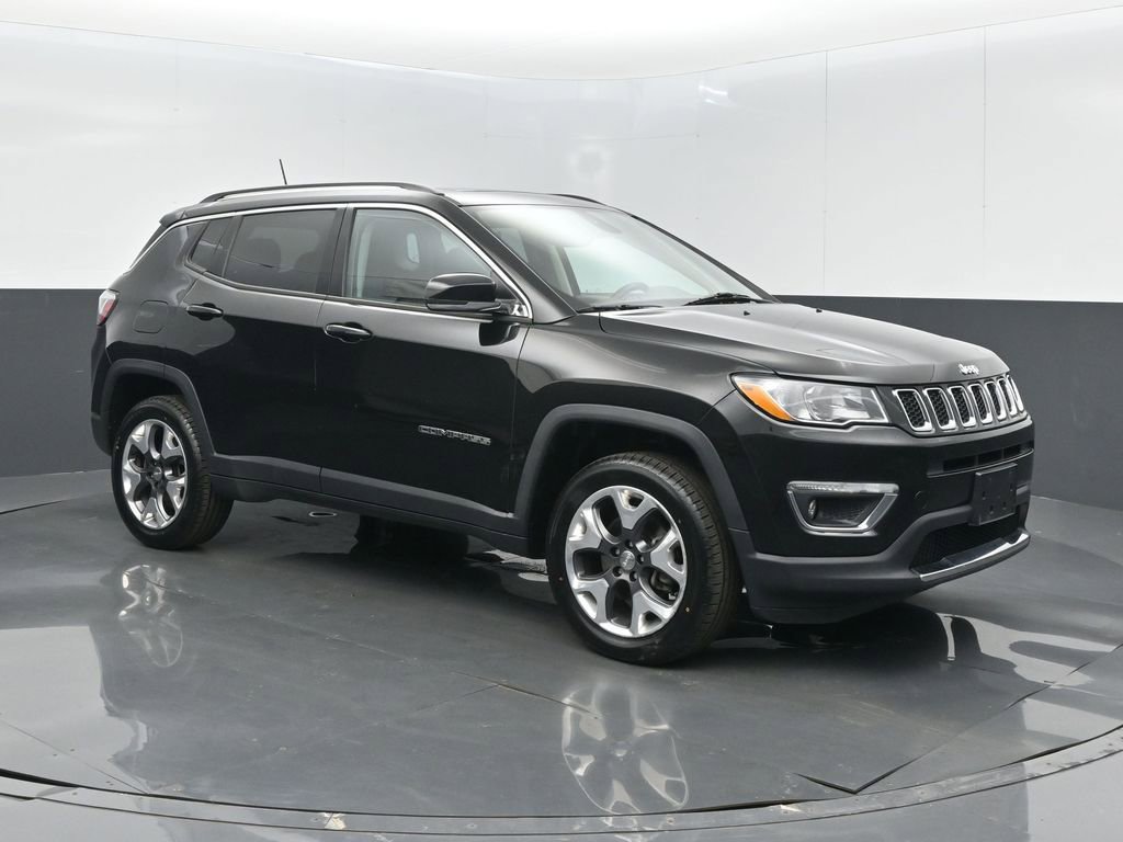 Used 2018 Jeep Compass Limited w/ Navigation Group AWD/4WD image 28