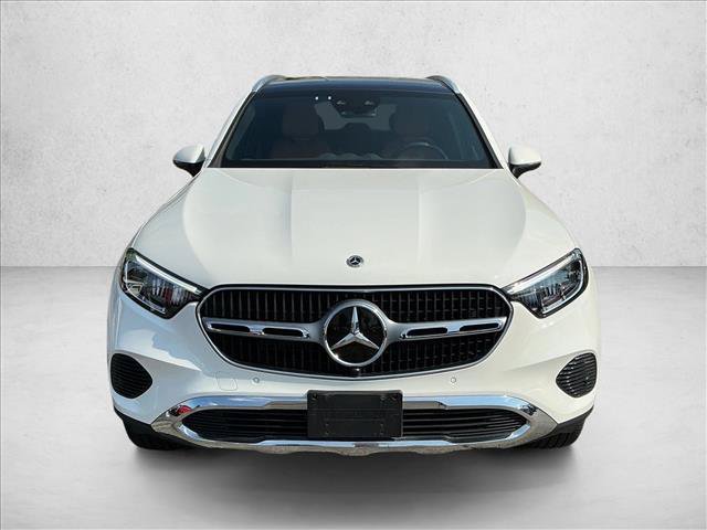Used 2023 Mercedes-Benz GLC 300 4MATIC image 2