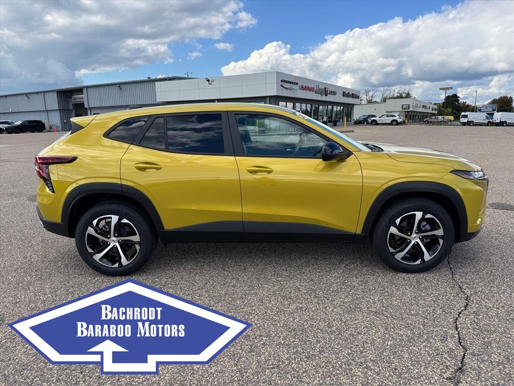 Used 2024 Chevrolet Trax RS w/ Driver Confidence Package image 2