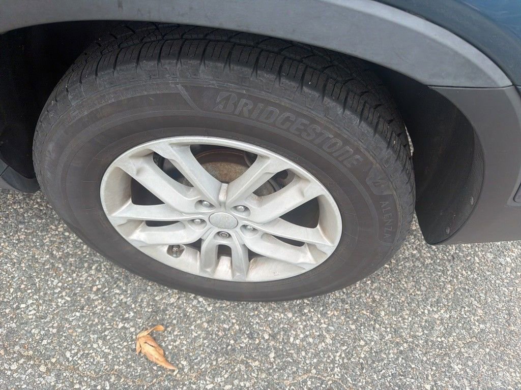 Used 2015 Kia Sorento LX image 11