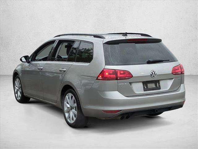 Used 2017 Volkswagen Golf SE image 7