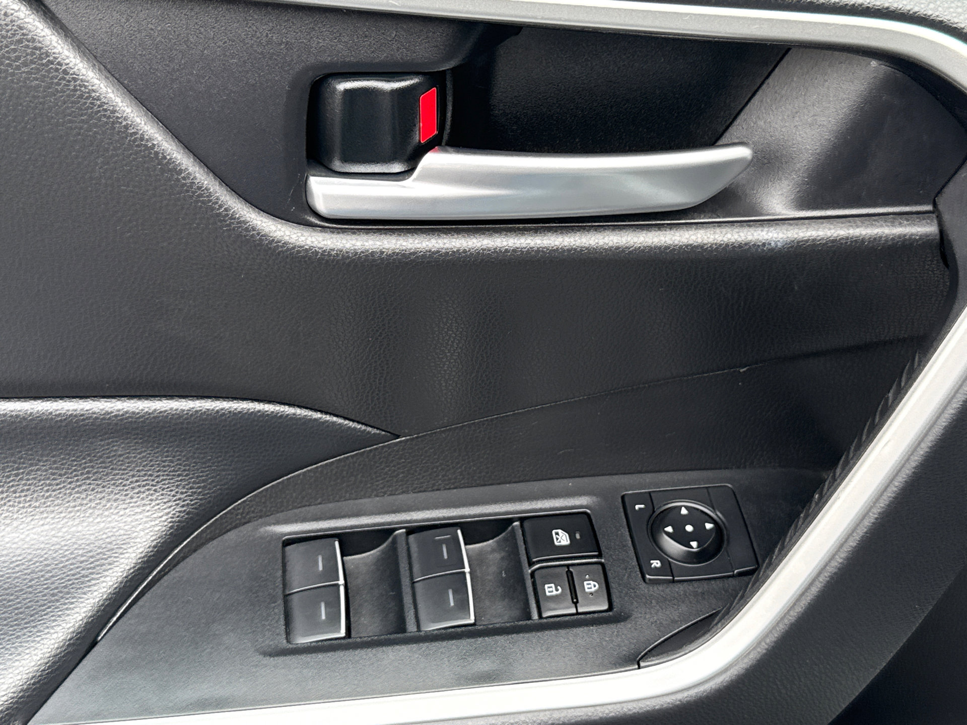 Certified 2024 Toyota RAV4 XLE FWD image 24