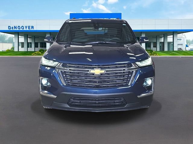 Used 2023 Chevrolet Traverse LT w/ Rear Camera Mirror Package image 4