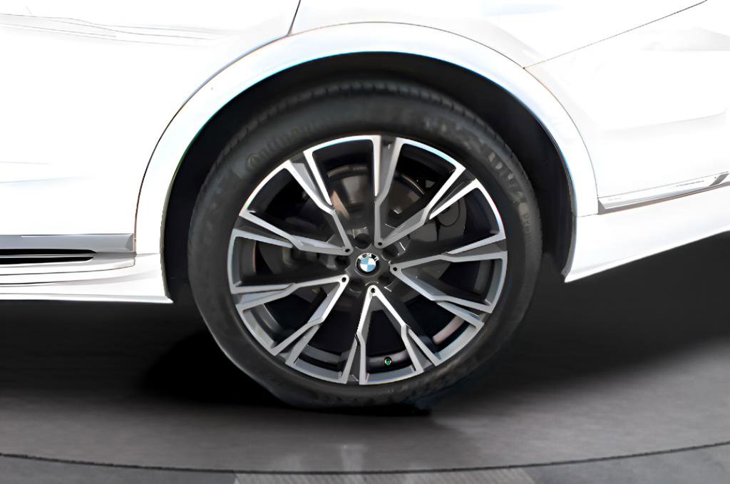 Used 2021 BMW X7 xDrive40i AWD/4WD image 19