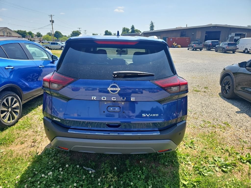 Used 2023 Nissan Rogue SV w/ SV Premium Package AWD/4WD image 2