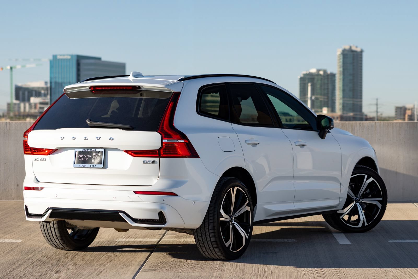 Used 2023 Volvo XC60 B5 Ultimate w/ Protection Package AWD/4WD image 4