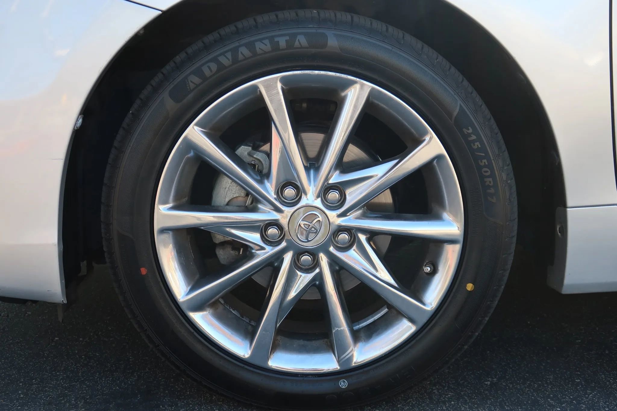 Used 2012 Toyota Prius V Five w/ Preferred Accessory Pkg FWD image 7